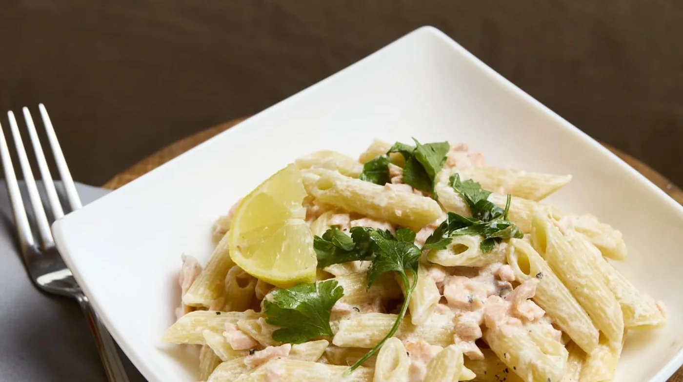 Penne z łososiem w śmietanie